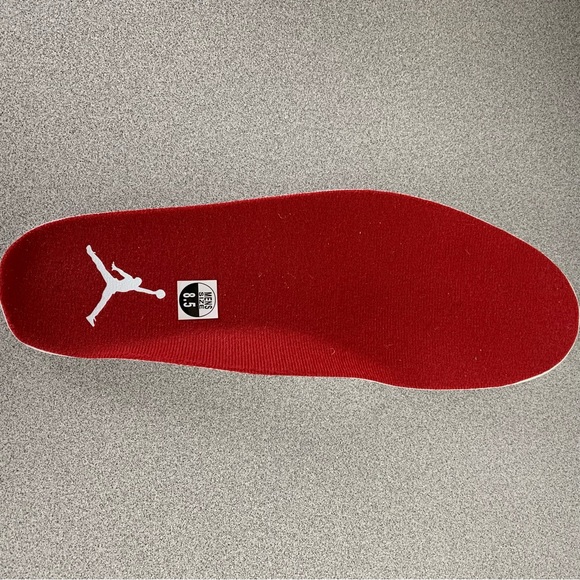 Nike Air Jordan 11 Cherry size 8.5 Men’s - Picture 15 of 16